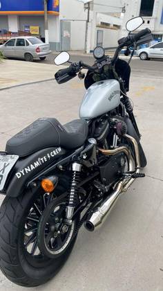 HARLEY-DAVIDSON SPORTSTER IRON 883 